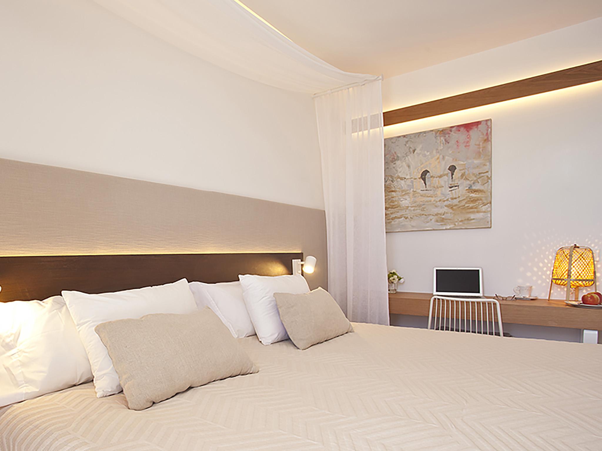 Ynaira Hotel & Spa อาริอานี ภายนอก รูปภาพ